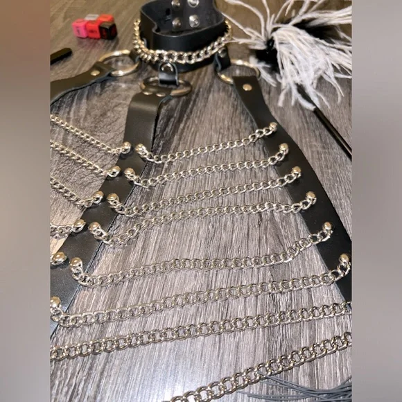 Genuine leather and steel chain bodice harness - Picture 3 of 12